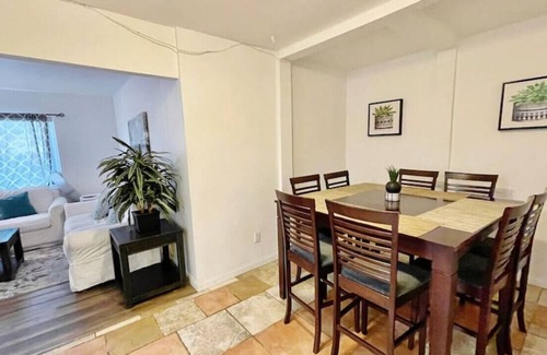 Bay Ho Casa | Spacious Family Home Close to Beach/Attractions