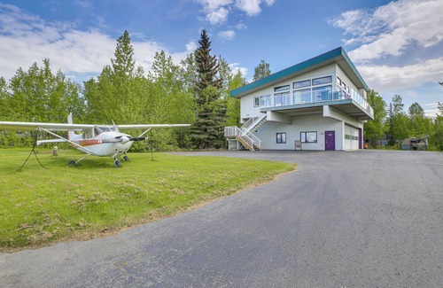 Huffman - O' Malley Cabaña | Spacious Family Home w/ Deck + Million-dollar View
