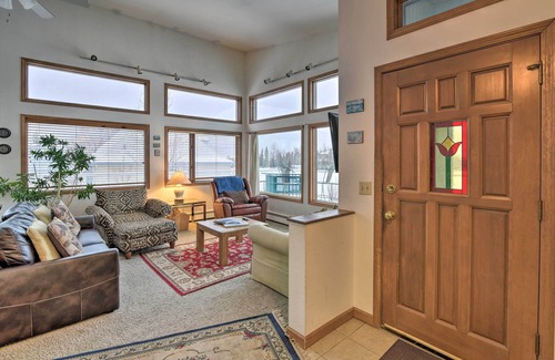 Huffman - O' Malley Cabaña | Spacious Family Home w/ Deck + Million-dollar View