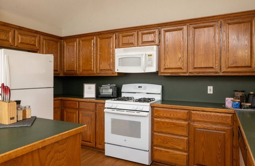 Denton Casa | Summer Getaway w/ Jet Tub & Patio Near Downtown