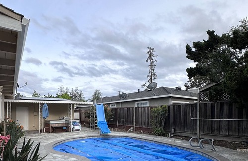 Cambrian Park Casa | Spacious Family House in San Jose with Swimming Pool