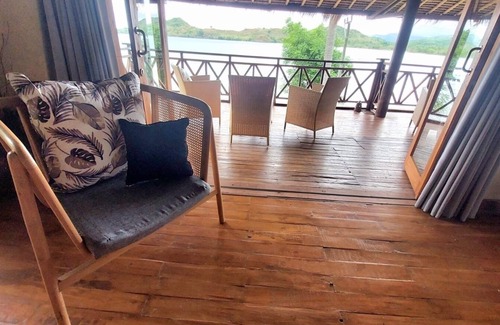 Batu Putih Casa | Spacious family Villa with freshwater pool, private garden, South West Lombok