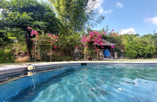 Batu Putih Casa | Spacious family Villa with freshwater pool, private garden, South West Lombok