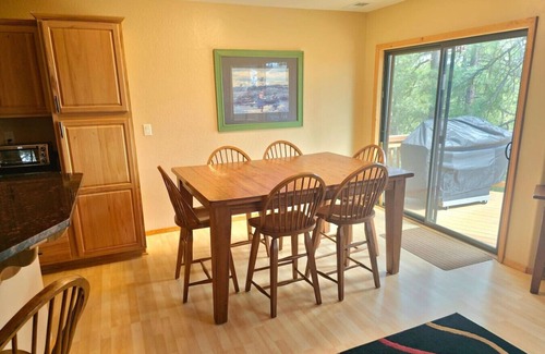 Munds Park Apartamento | Spacious Family Mountain Cabin ~2 Decks ~Near Lake