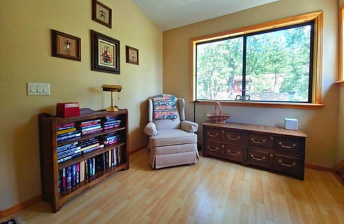 Munds Park Apartamento | Spacious Family Mountain Cabin ~2 Decks ~Near Lake