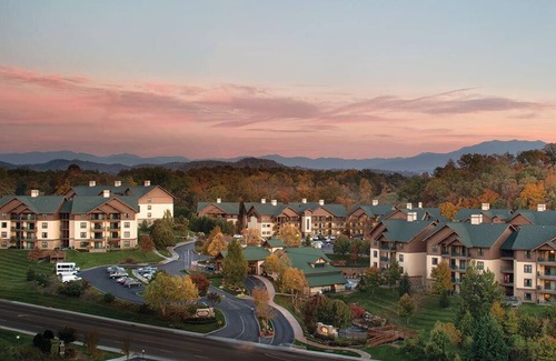 Sevierville Complejo | Amplio complejo familiar cerca del Titanic Museum y Dollywood con 4 piscinas de agua salada