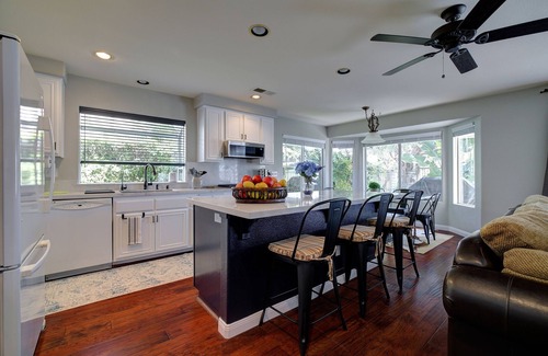 Guajome Casa | Spacious Family Retreat near Botanica, Legoland, Frontwave Arena, & Beach!