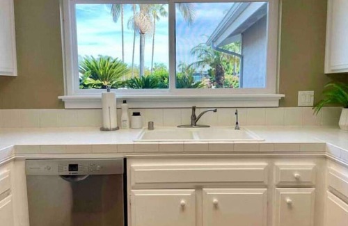 Fire Mountain Casa | Spacious Family Retreat near Legoland and Ocean with Beach Gear Provided