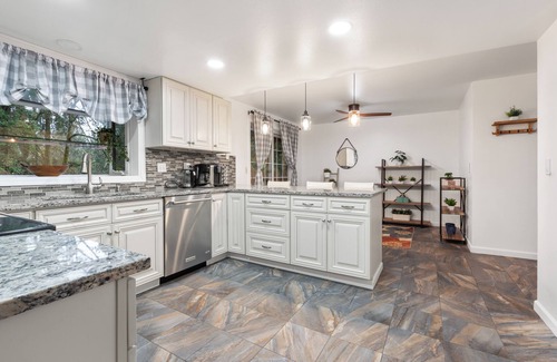 Education Hill Casa | Spacious Family Retreat near Microsoft