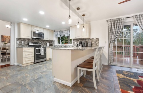 Education Hill Casa | Spacious Family Retreat near Microsoft