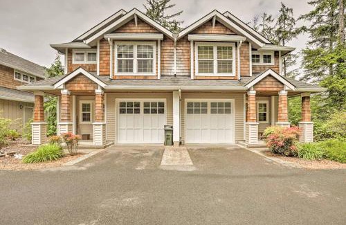 Manzanita Casa | Spacious Family Townhome Walk to Beach and Downtown