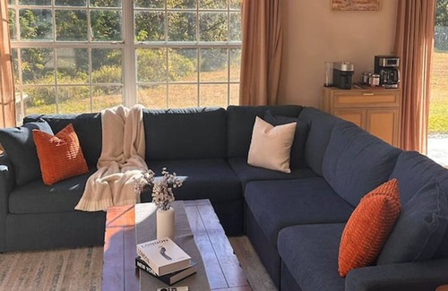 Windwood Bay Casa | Spacious Family Vacation Retreat. 3 BDR House. Pool, 15 Min to Disney and Parks.