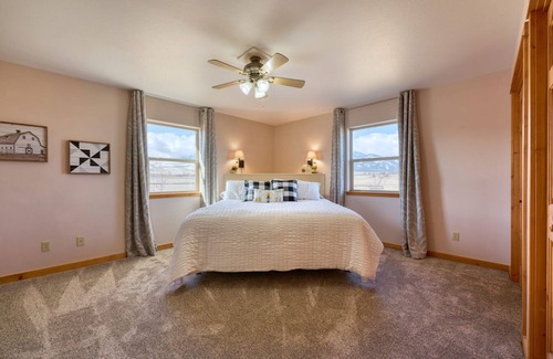 Joseph Otro | Spacious Farm House with Stunning Mountain Views