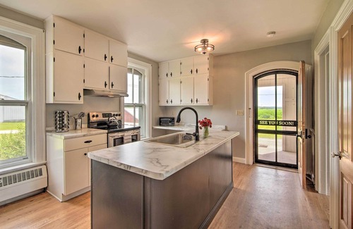 Janesville Casa | Spacious Farmhouse on 200 Acres Along the River