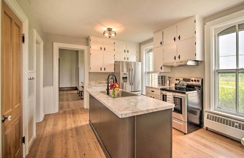 Janesville Casa | Spacious Farmhouse on 200 Acres Along the River
