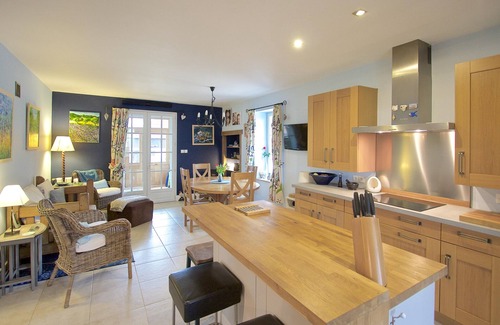 Bourlens Otro | Spacious farmhouse with private heated pool, sleeping up to 8.