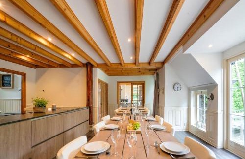 Noardburgum Casa | Spacious Farmhouse with Sauna, hottub