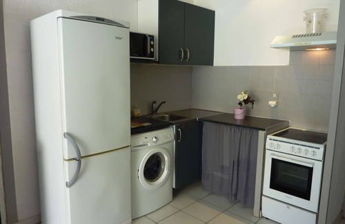 Marseillan Plage Apartamento | Amplio apartamento con wifi y aire acondicionado.