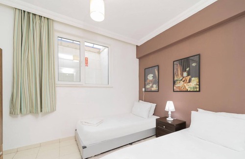 Muratpasa Apartamento | Spacious Flat with Backyard in Muratpasa