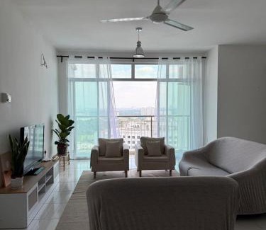 Seksyen 14 Apartamento | Spacious Flat with Breakfast Wifi 3 Free Parking at Seksyen 7