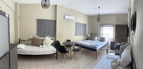 Filiatra Casa | Spacious flat with private garden