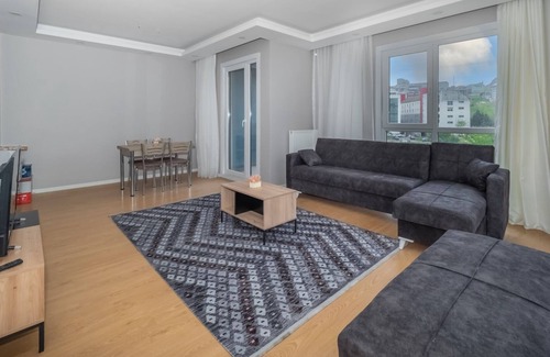 Esenyurt Apartamento | Spacious Flat with Shared Pool in Esenyurt