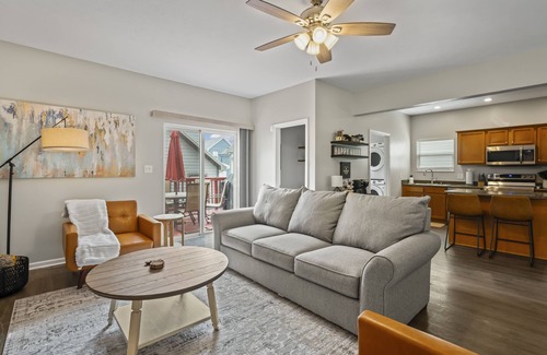 Kennedy King Casa | Spacious for Groups~Game Room~5 Min to Mass Ave