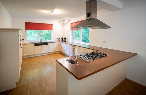 Kootwijk Casa | Spacious forest retreat with sauna
