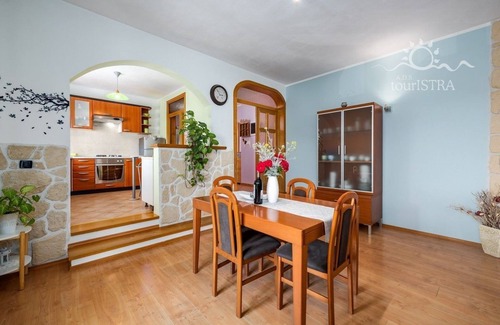 Murine Apartamento | Spacious four bedroom apartment in a quite location