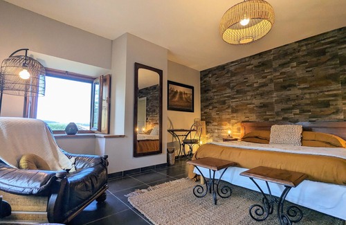Saint-Privat-d'Allier Cama Y Desayuno | Suite espaciosa con bienestar, aparcamiento, wifi, en Saint-Privat-d'Allier