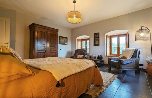 Saint-Privat-d'Allier Cama Y Desayuno | Suite espaciosa con bienestar, aparcamiento, wifi, en Saint-Privat-d'Allier