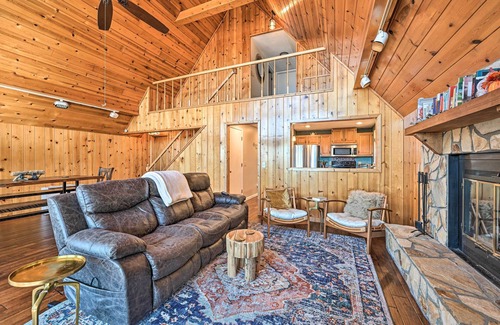 Franklin Cabina | Spacious Franklin Cabin w/ Mountain Views!