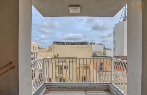 Pieta Apartamento | Spacious, fully equipped 4BR in Pietà with WIFI & AC by 360 Estates