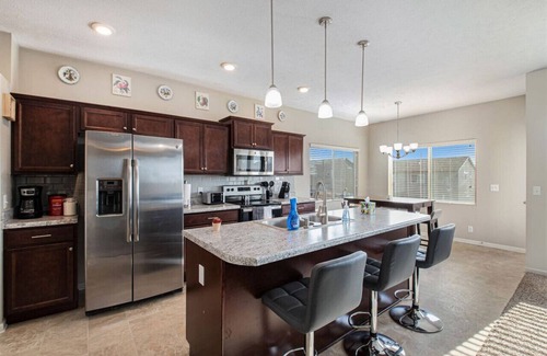 Omaha Casa | Spacious, Fun & Comfy ~ Game & Cinema Room ~ Yard!