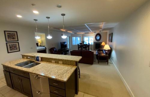 Traverse City Casa | Spacious furnished suite at Peninsula Bay Resort