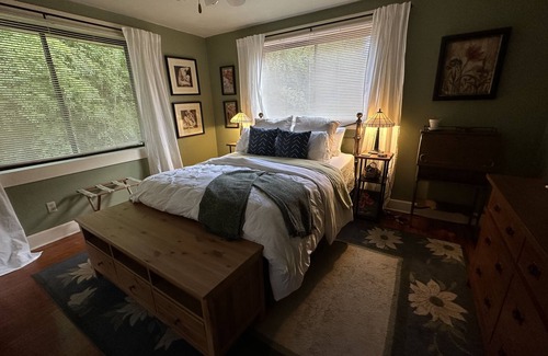 Winter Garden Casa | Spacious garage apartment in Winter Garden that sleeps four.