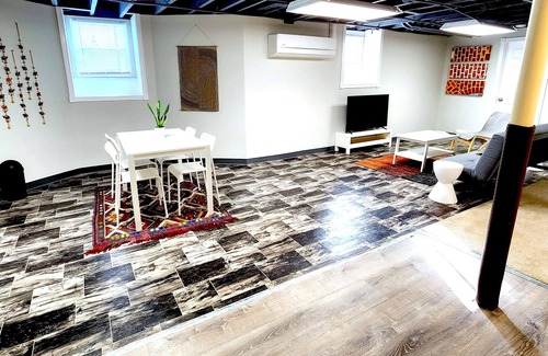 West New Haven Apartamento | Spacious Garden Apartment with Office and Private Entrance