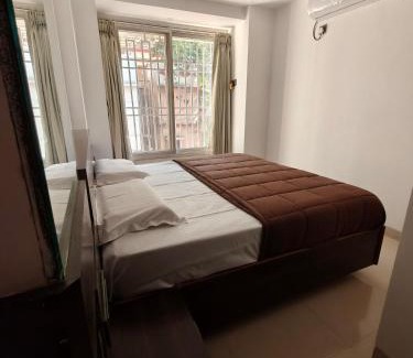Sanpada Apartamento | Spacious Garden Facing 2 BHK in Sanpada 5 mins from DY Patil Stadium