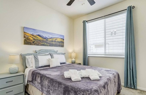 Fountain Casa | SPACIOUS Getaway★AC★Pikes Peak★K bed★POOL TABLE★AMAZON Colorado Springs★MILITARY