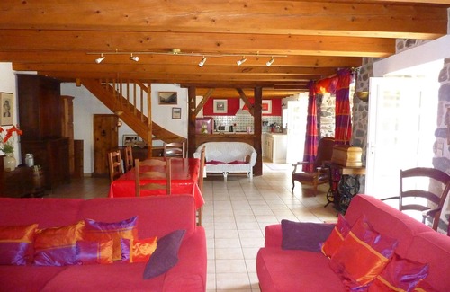 Valbeleix Casa | SPACIOUS GITE in the heart of the Parc des Volcans d'Auvergne near Besse St Anastaise