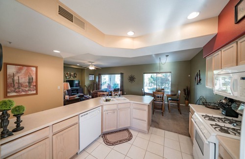 Arrowhead Ranch Condominio | Spacious Glendale Condo/Great location/Pool&Spa