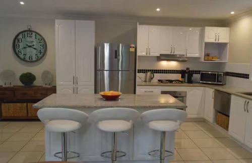 Worongary Casa | Spacious Gold Coast Retreat | Sleeps 12 | Nature & Close to Attractions