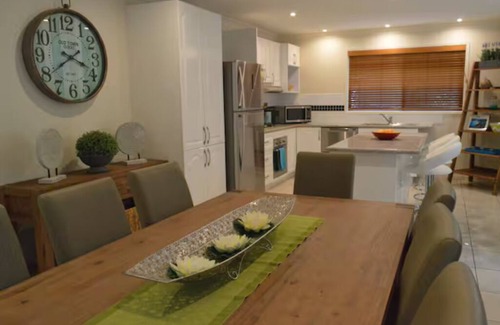 Worongary Casa | Spacious Gold Coast Retreat | Sleeps 12 | Nature & Close to Attractions