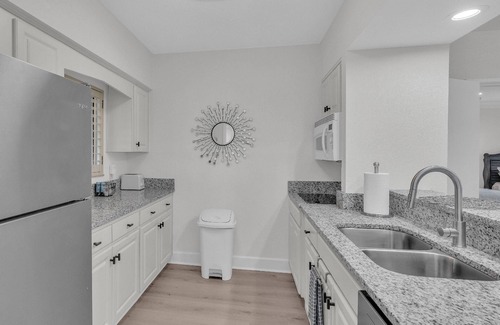 Wesley Chapel Condominio | Spacious Golf & Tennis Condo w/ Stunning Views, Patio, Full Kitchen & More – Perfect for Relaxation!
