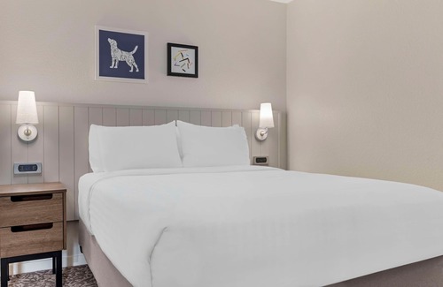 Torrance Hotel | Spacious Good-Value Accommodation! 2 Comfortable Units, Free Parking