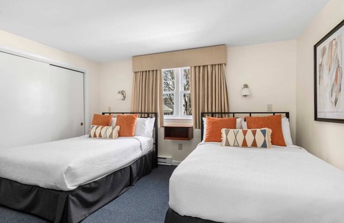 Beverly Hotel | Spacious Good-Value Accommodation | w/ Full Kitchen & Minutes to Peabody Museum