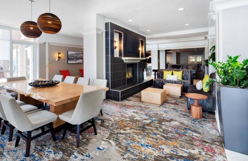Emeryville Hotel | Spacious Good-Value Accommodation! Onsite Parking, Pet-Friendly Property