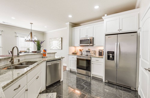 Grand Prairie Casa | Spacious Grand Prairie Home w/ Fenced Yard + Patio