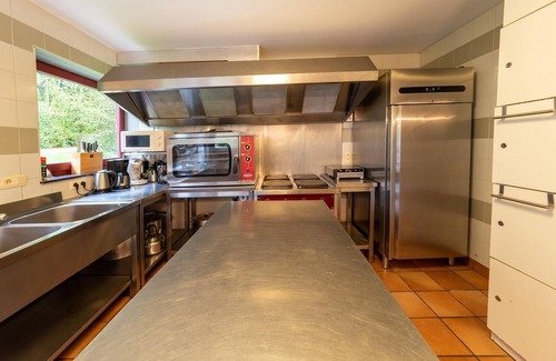 Trois-Ponts Casa | Amplia estancia para grupos en Wanne