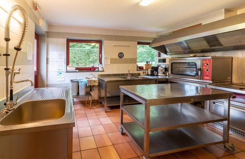 Trois-Ponts Casa | Amplia estancia para grupos en Wanne